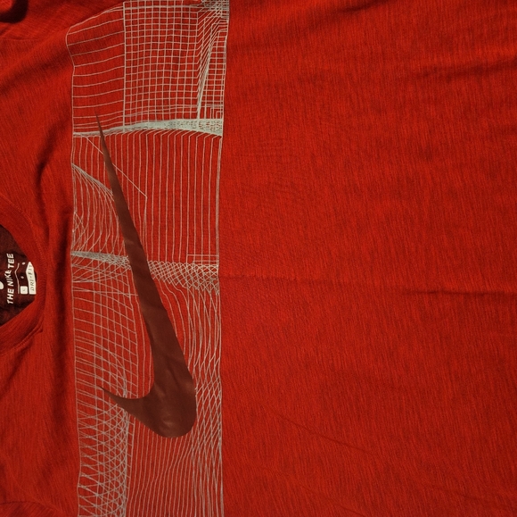 Nike Dri-Fit Tee - Picture 2 of 4
